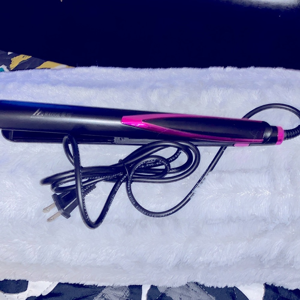 Flat Iron, temp changer button inside